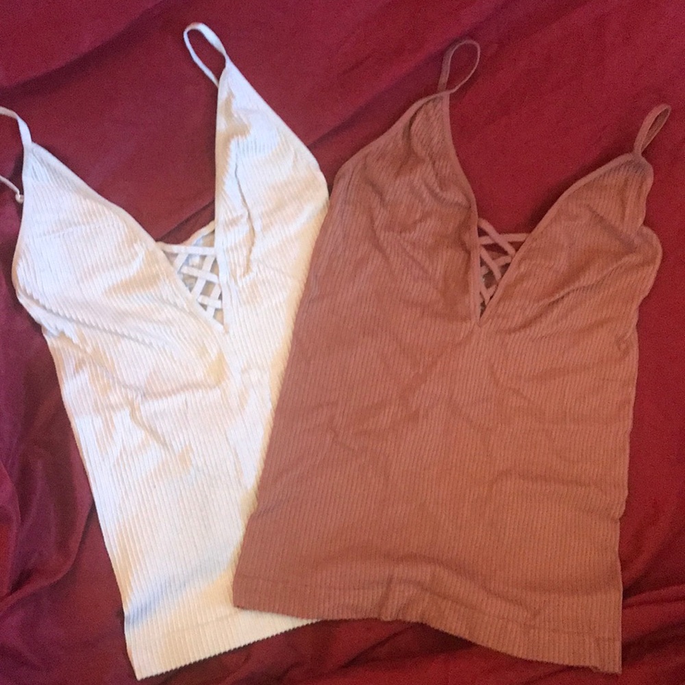 Plunged ribbed top